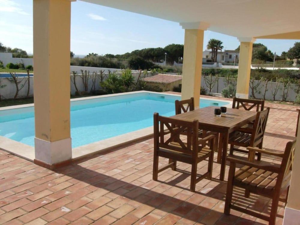 Villa - Photo 5