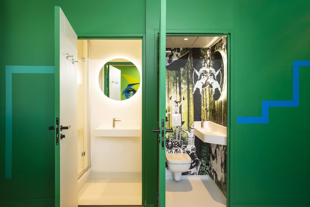 Deluxe Double Ensuite Bedroom - Private Terrace - Photo 3
