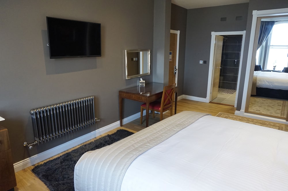 Junior Suite, 1 King Bed, Beach View photo 2