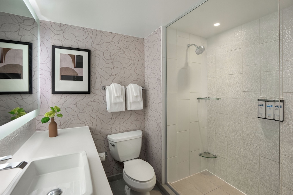 Room, Multiple Beds, Kitchenette (Den Guestroom) photo 3
