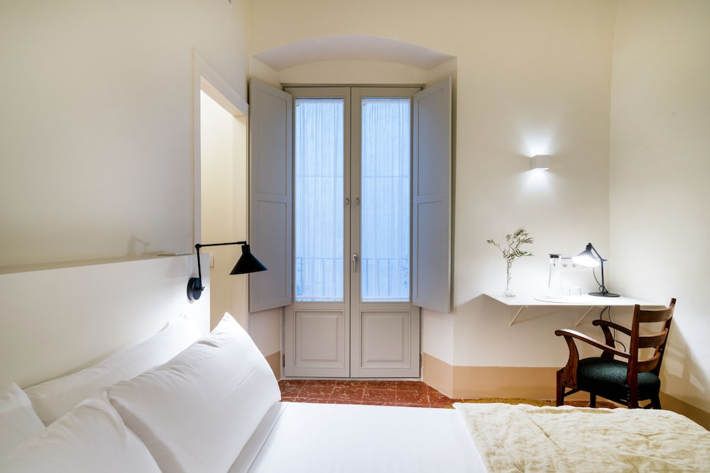 Standard Double Room - Photo 1