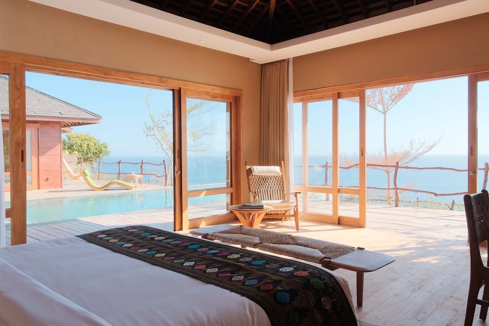 Deluxe Suite with Ocean View photo 2