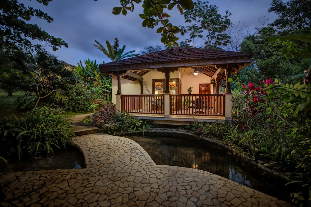 Creekside Cottages