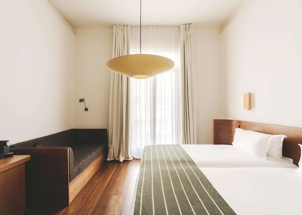 Family Room, Connecting Rooms, City View (for 3)