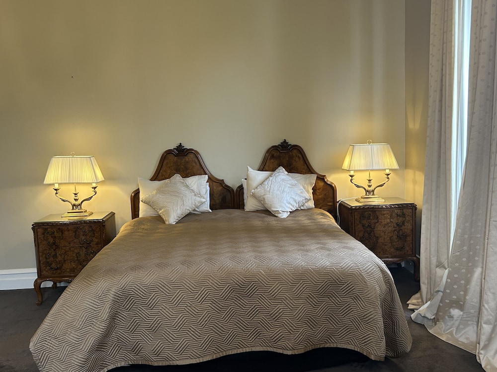 Royal Room photo 2