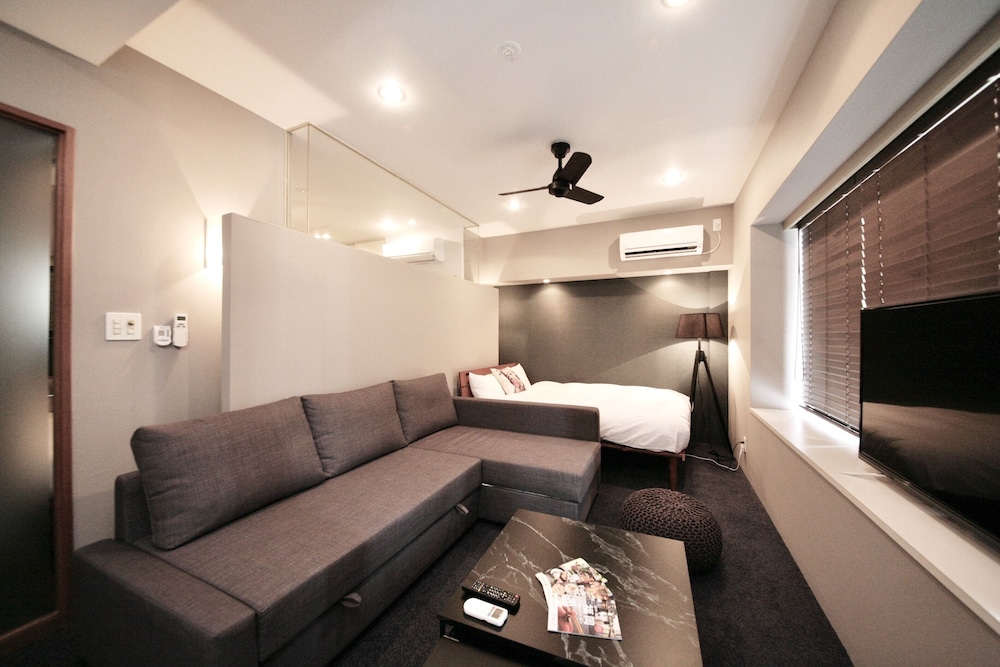Deluxe Room, 3 Bedrooms, Non Smoking, Kitchen - Photo 6