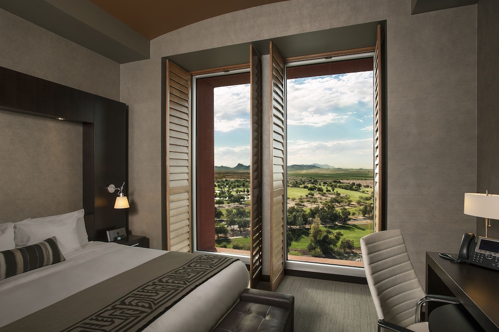 Scenic Deluxe King, Mountain View - Photo 3