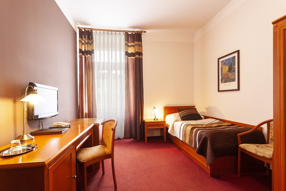Standard Double or Twin Room photo 3