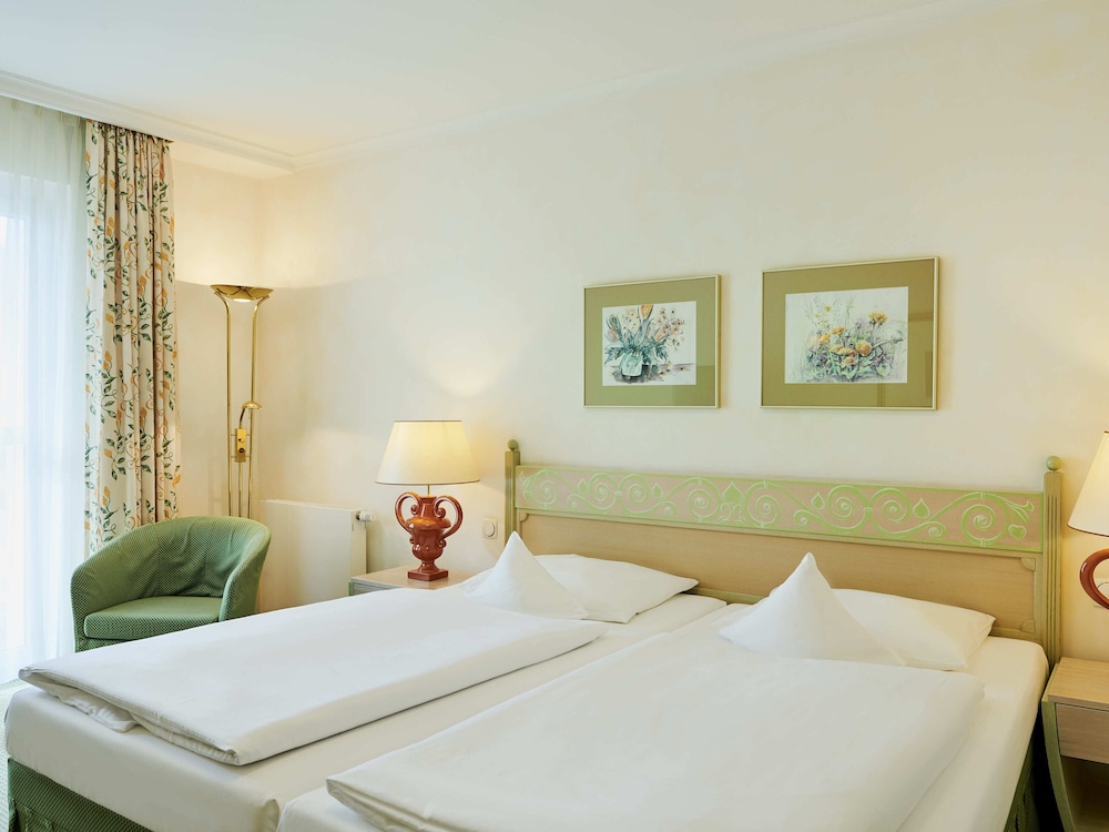 Double Room, Balcony, Partial Ocean View