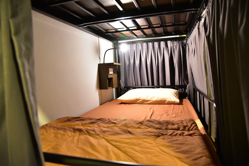 Shared Dormitory, Women only photo 2