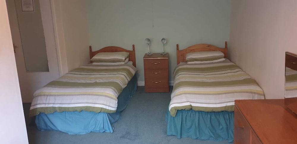 Basic Twin Room photo 1
