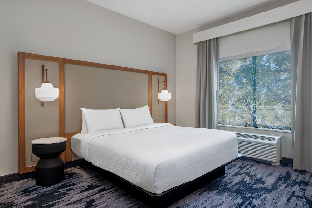 Room, 1 King Bed photo 1