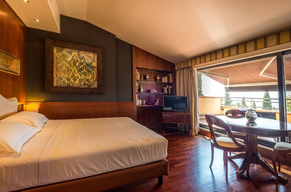 Junior Double or Twin Room - Photo 5