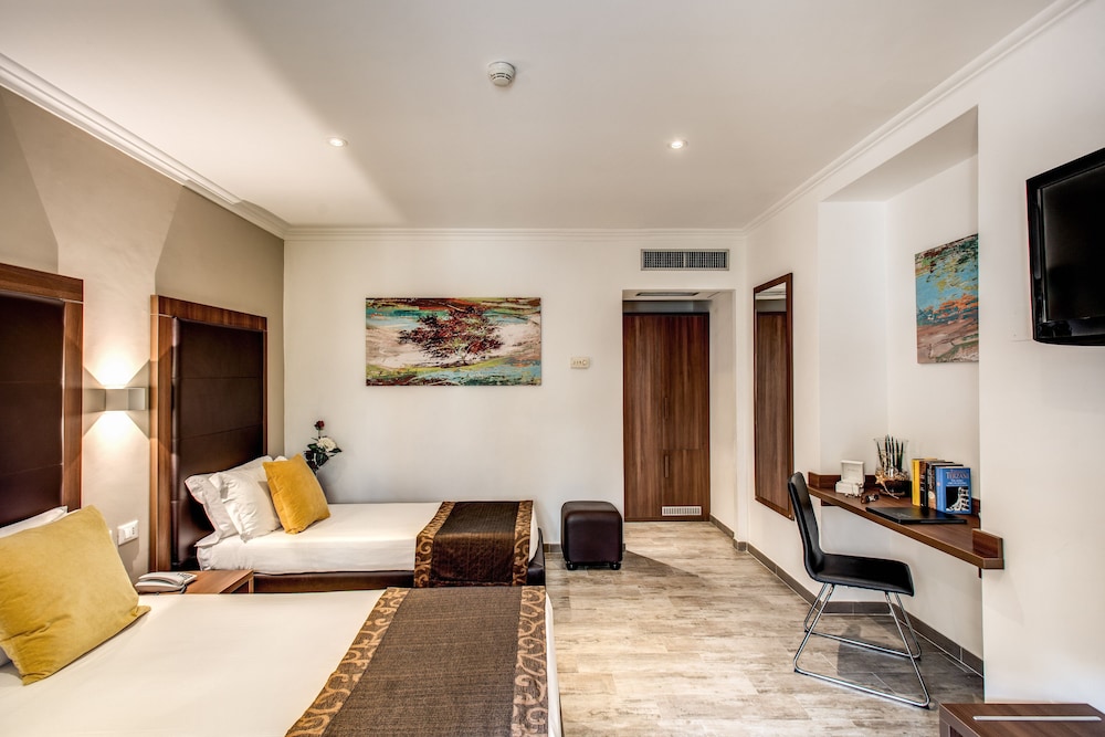 Design Triple Room