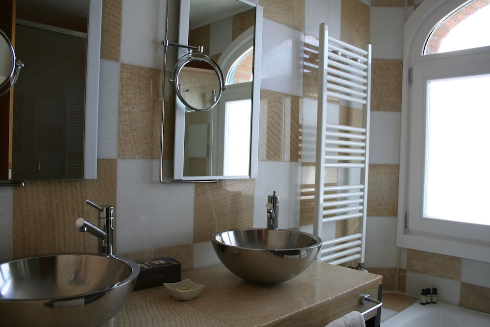 Standard Double Room, 1 Double Bed (Modernista) Standard Double Room, 1 Double Bed (Modernista)