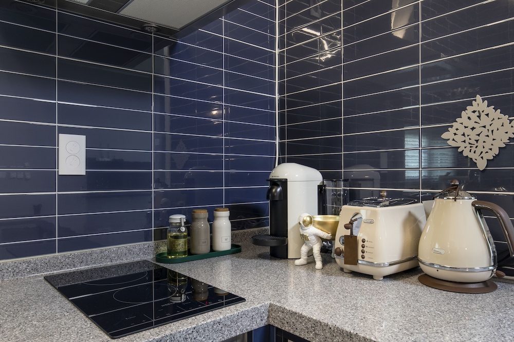 Basic Room, 1 Queen Bed, Ocean View (private whirlpool, 102) - Photo 4