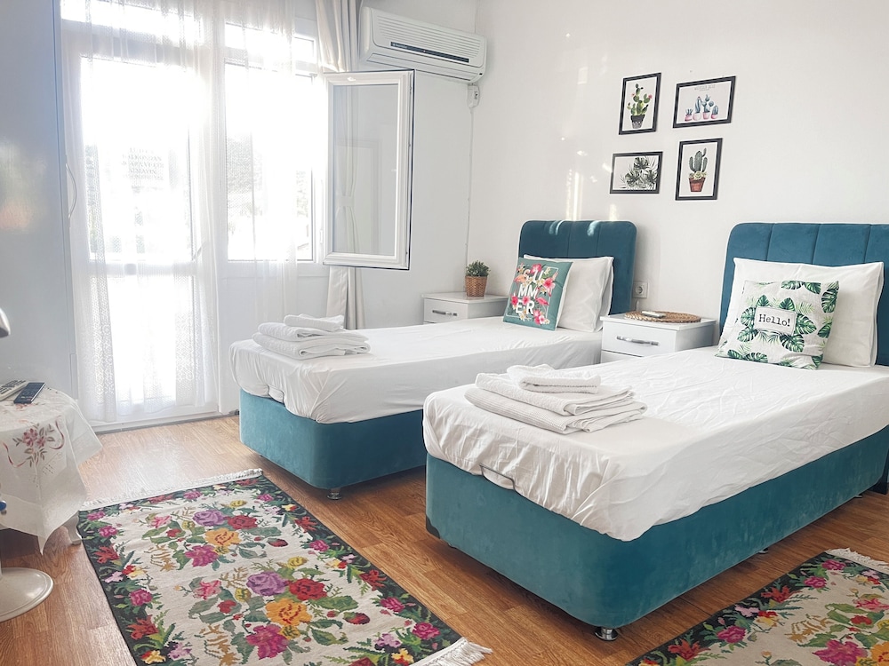 Standard Double or Twin Room photo 3