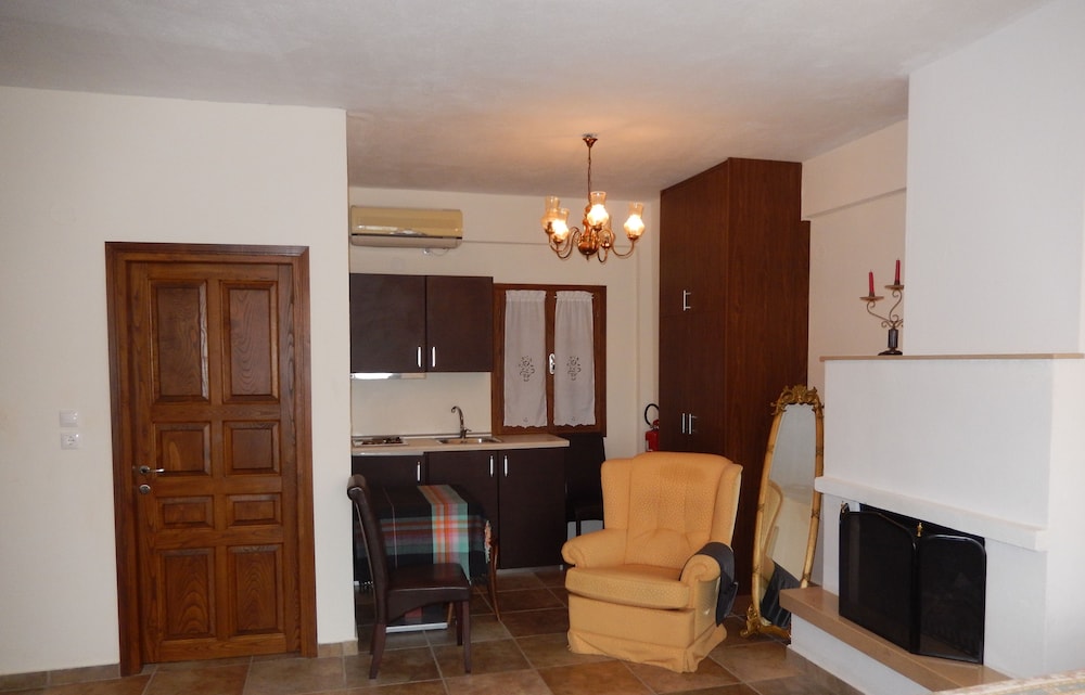 House, Ground Floor photo 3