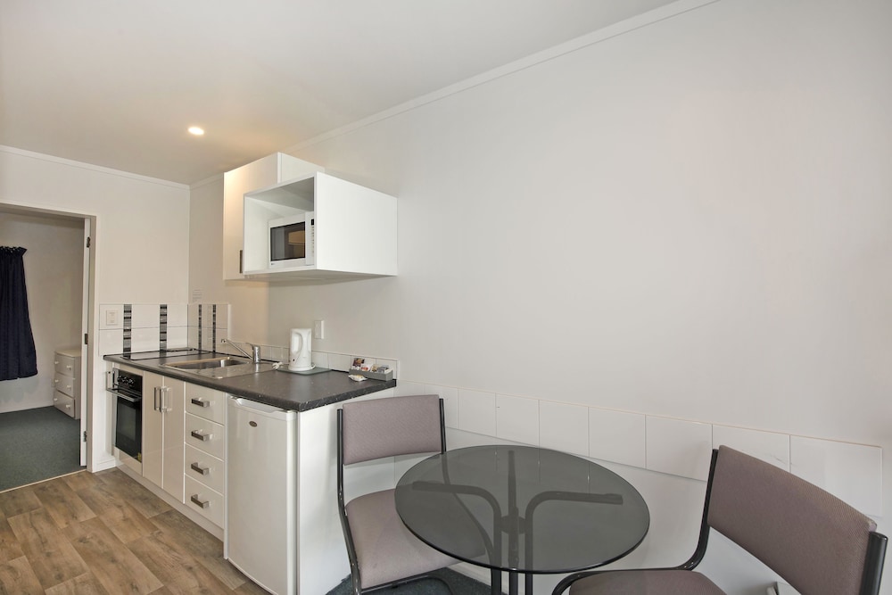 Standard Studio, Non Smoking, Kitchen (Studio Unit) photo 3