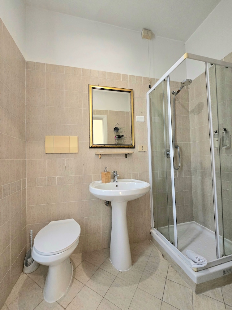 Standard Double or Twin Room photo 2
