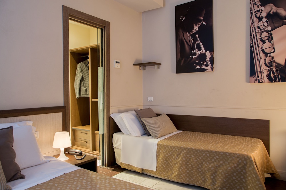 Comfort Suite photo 3