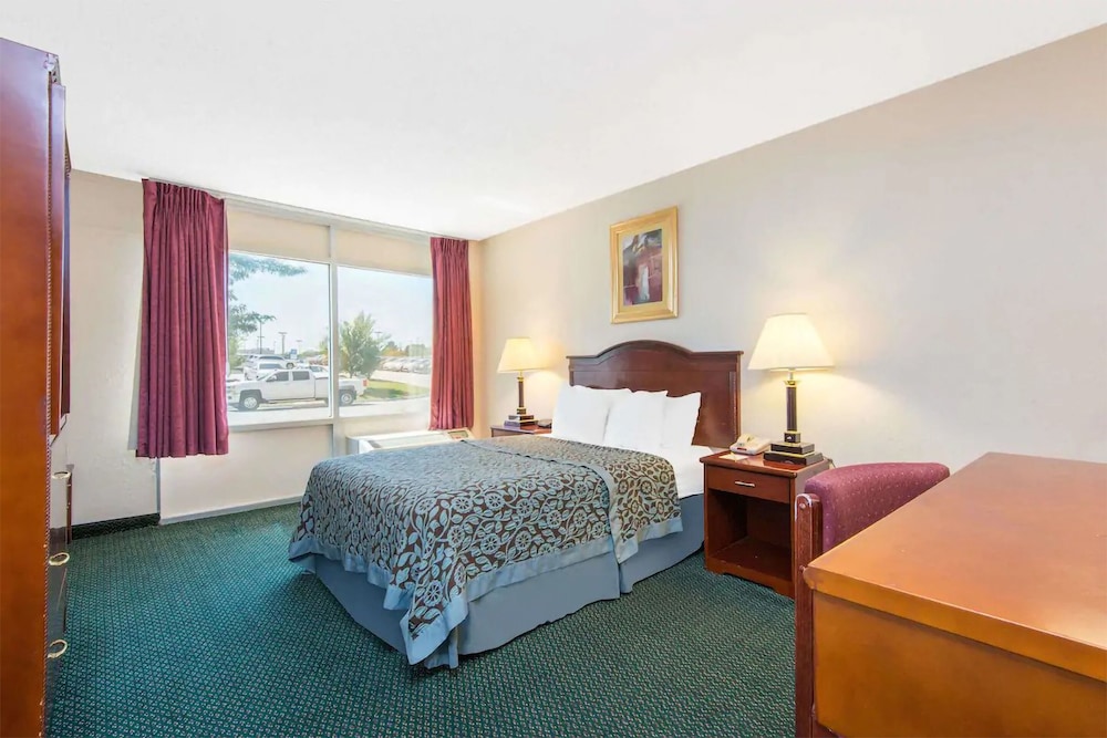Room, 1 King Bed, Smoking
