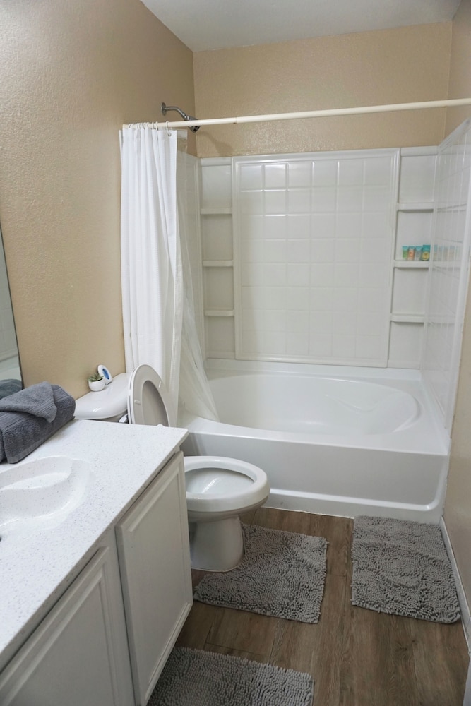 Family Townhome photo 2