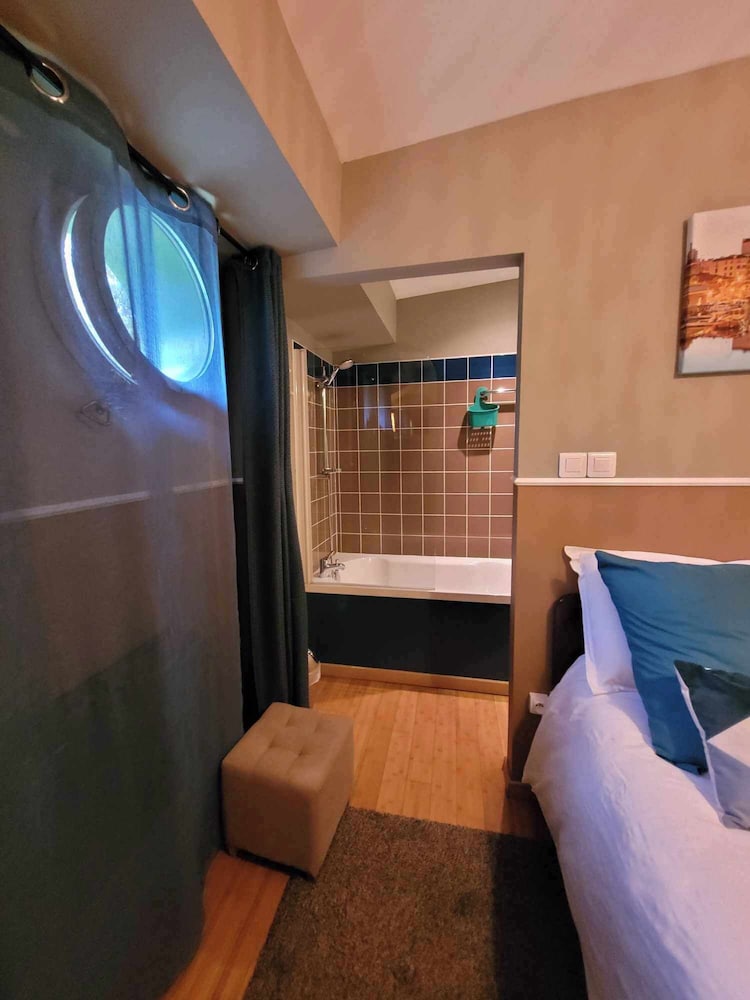 Comfort Room photo 2