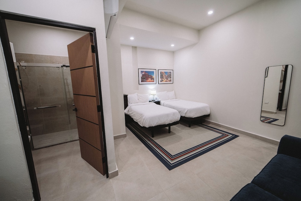 First Floor Junior Suite (2 Twin XLs or 1 King)