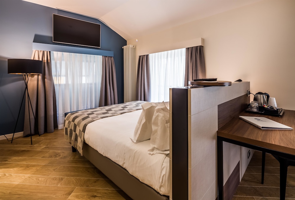 Family Room, Multiple Beds, Non Smoking (1 extra bed) - Photo 3