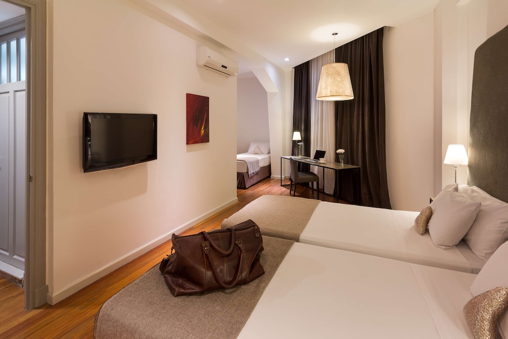 Suite, Multiple Beds, Non Smoking - Photo 1