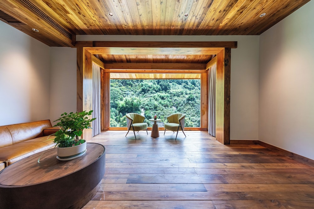 Panoramic House, 3 Bedrooms, Hill View photo 3