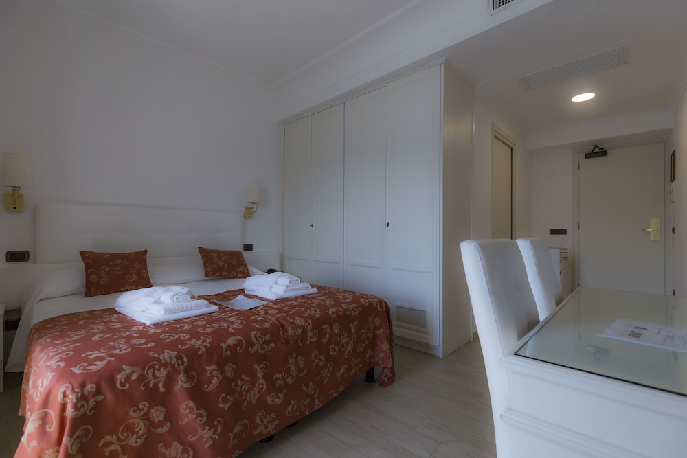 Superior Double Room, Lake View - Photo 8