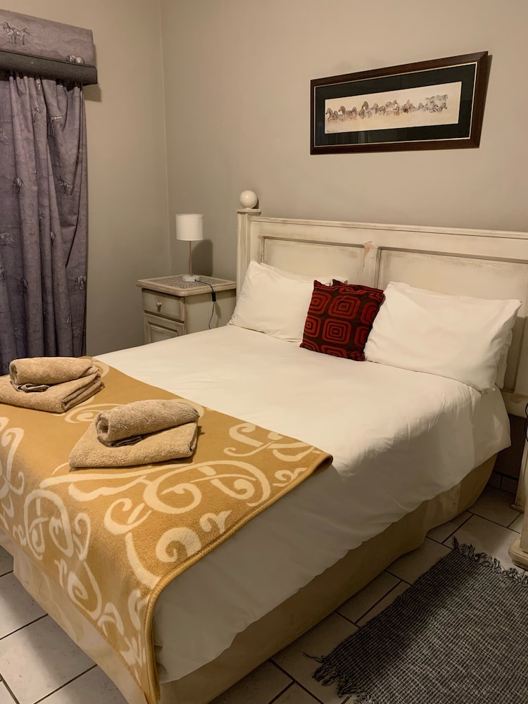 Double Room (Queen Room 2) photo 2