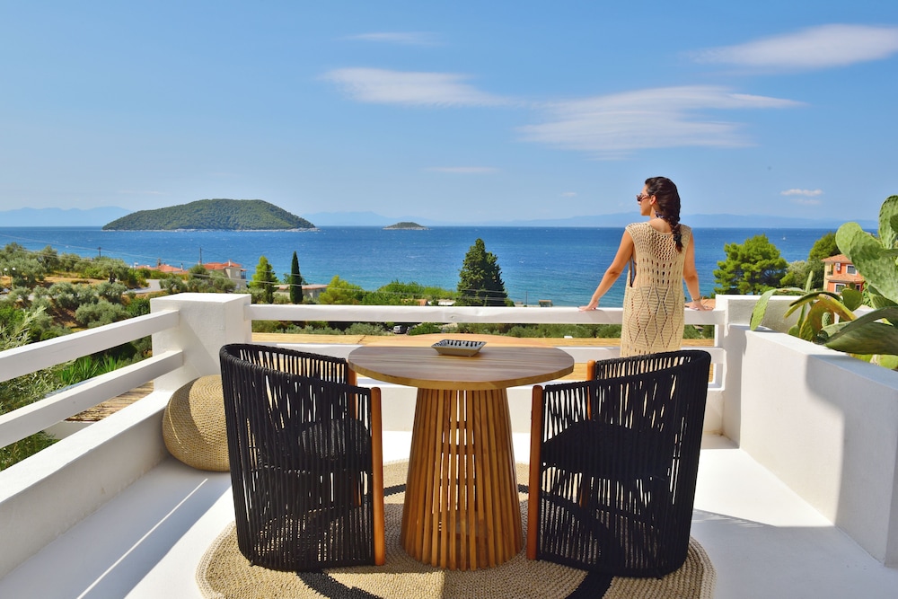 Superior luxury suite with sea view photo 1