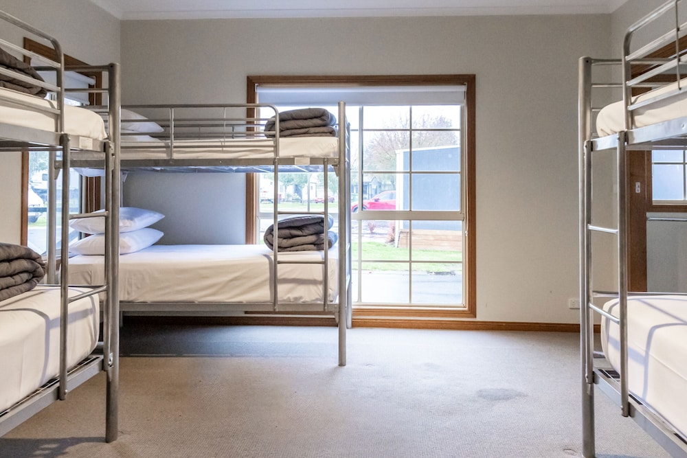 5 Bedroom Bunkhouse photo 2
