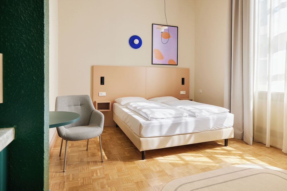 Basic Double Room - Photo 3
