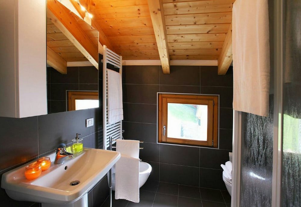 Family Apartment, Multiple Bedrooms, 2 Bathrooms, Mountainside (Riva Bellano Margherita 2) photo 2