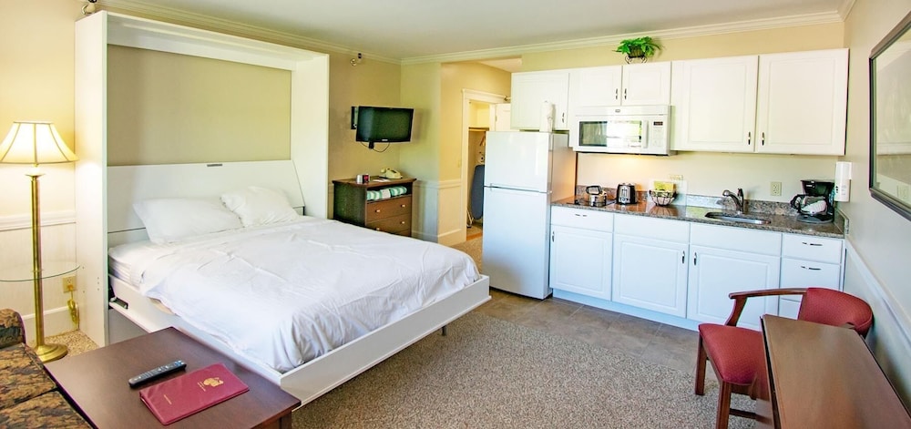 Efficiency Room, Double Size Wall Bed