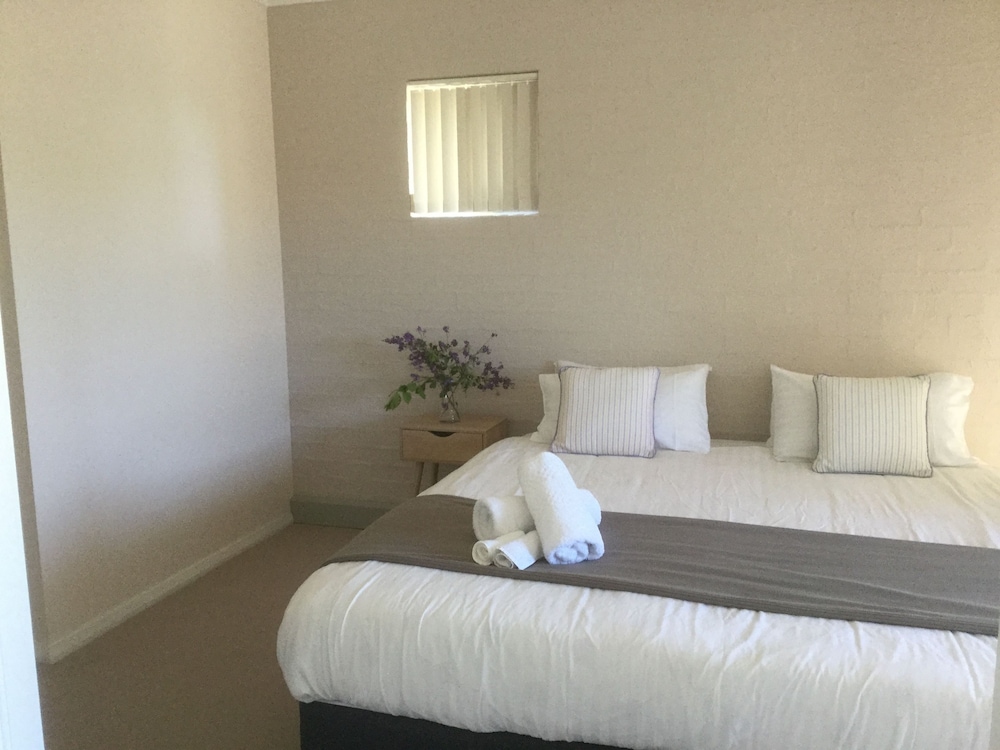 Three Bedroom House photo 1