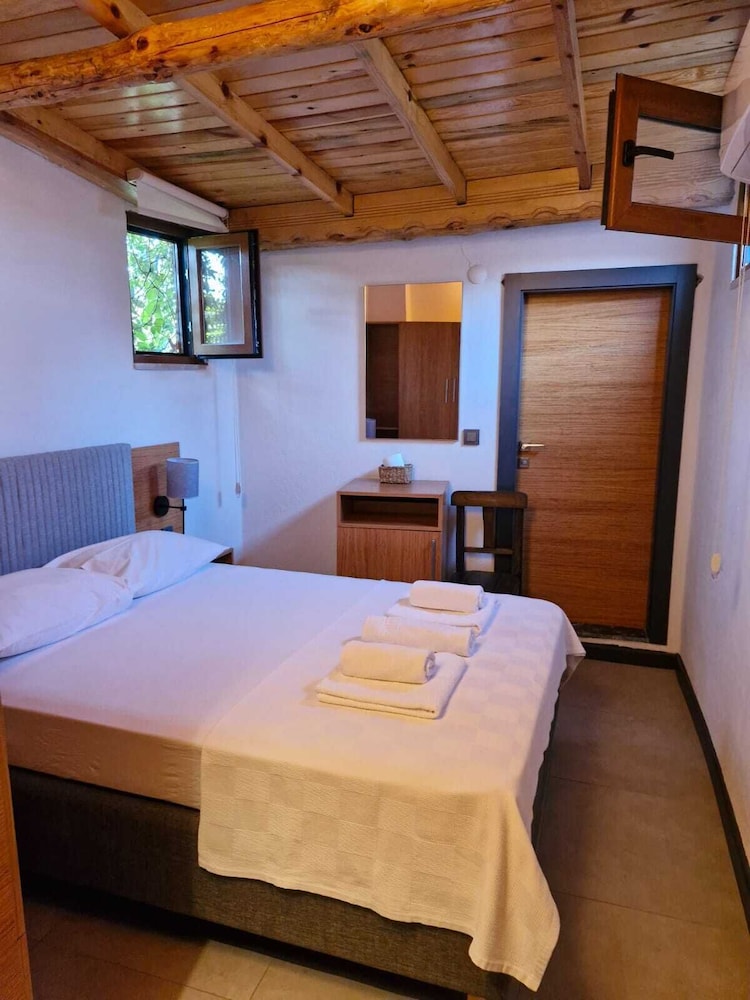 Economy Room photo 3