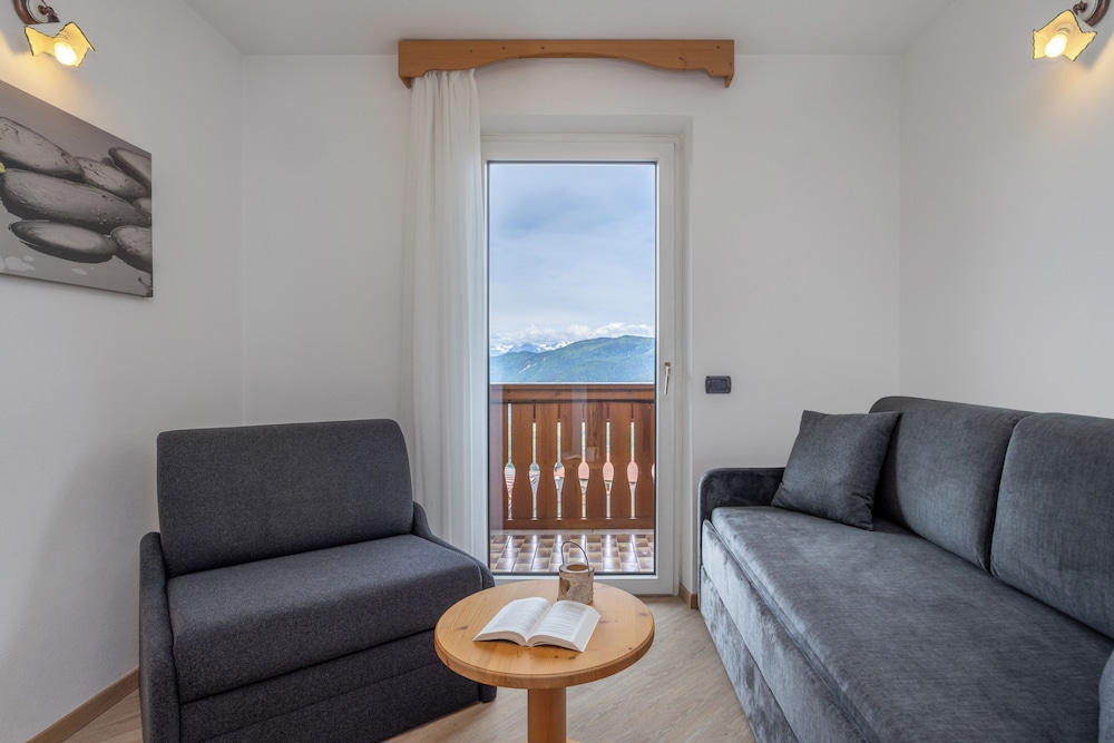 Panoramic Double Room, 1 Queen Bed photo 2