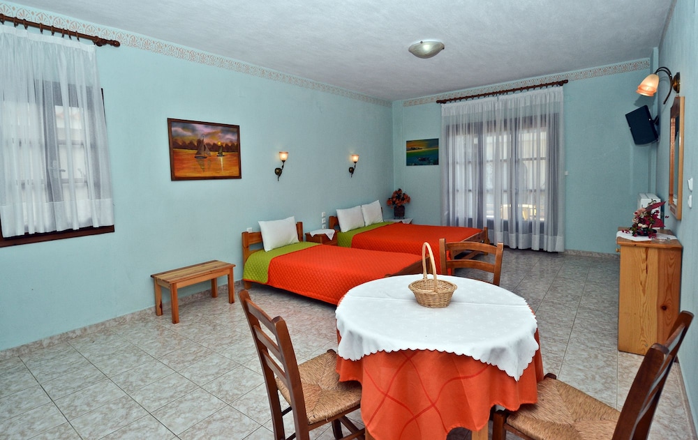 Studio, Multiple Beds, Accessible photo 3