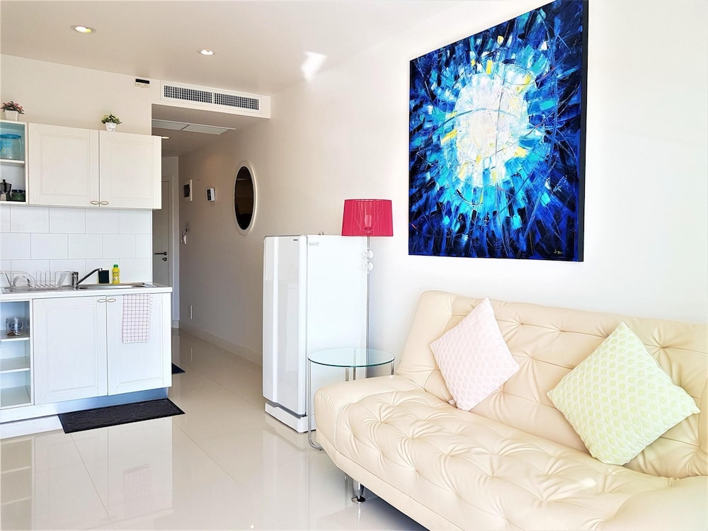 Apartment photo 1