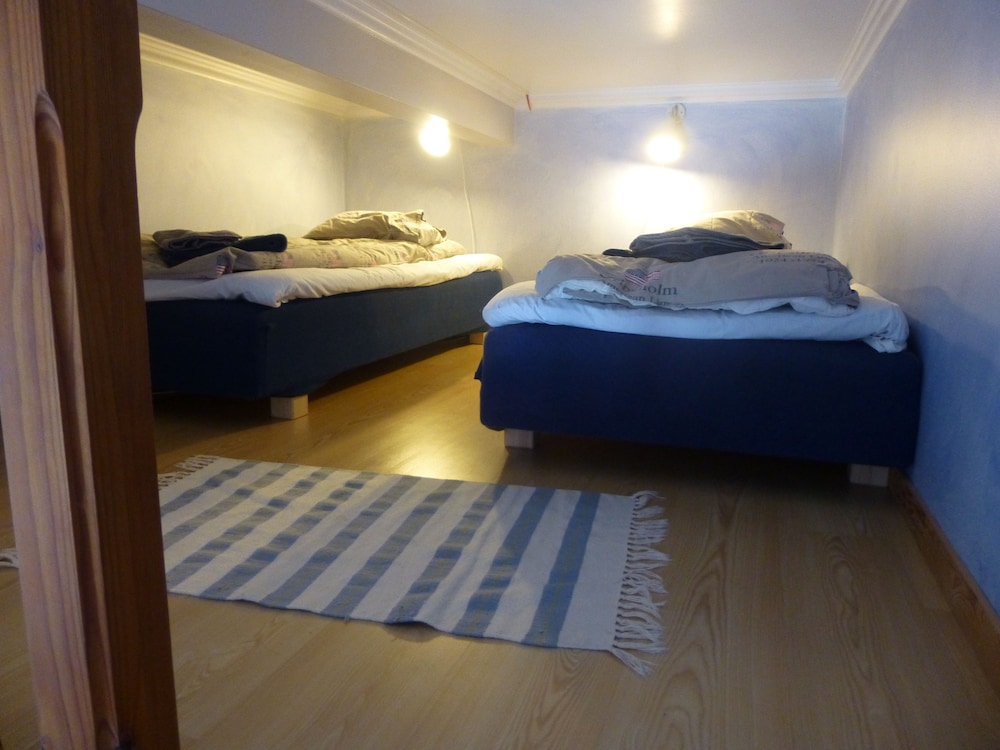 Quadruple Room, Private Bathroom photo 2