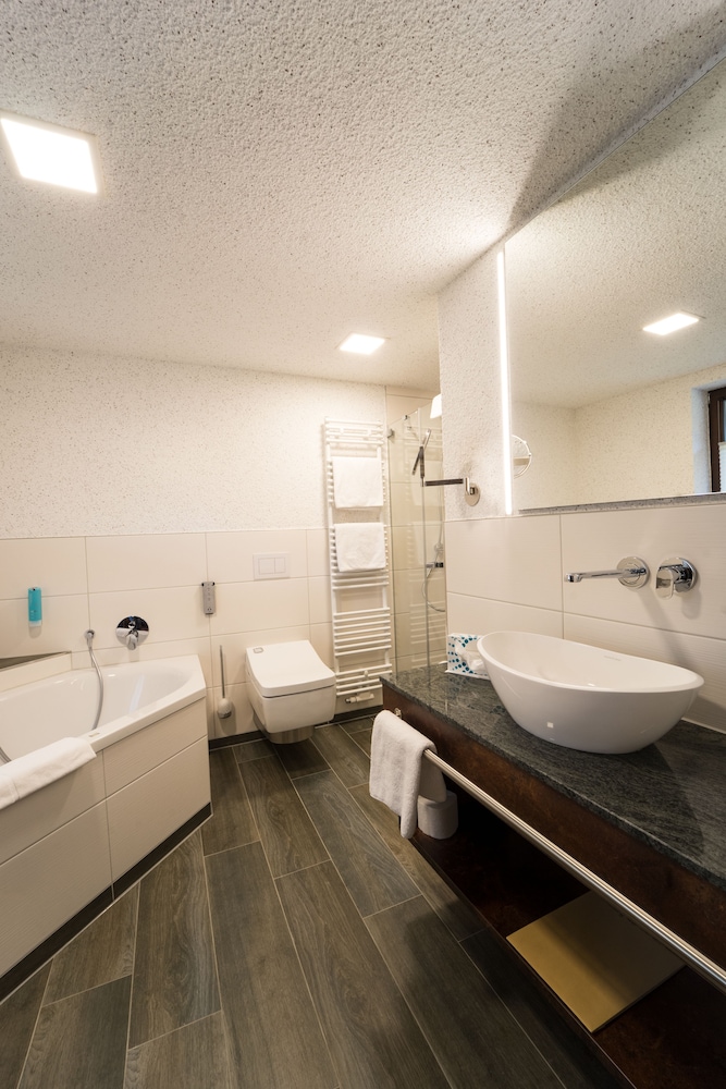 Basic Suite - Photo 4