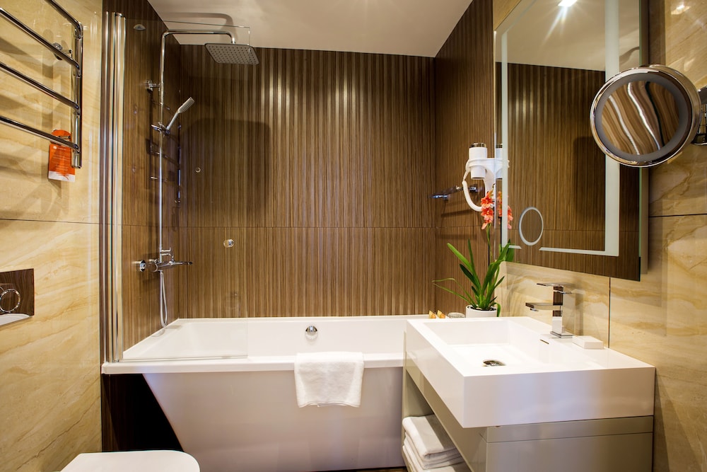 Suite - Photo 6