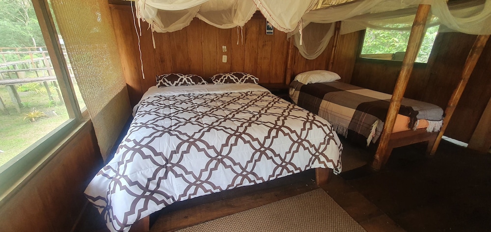 Standard Cabin, River View photo 3