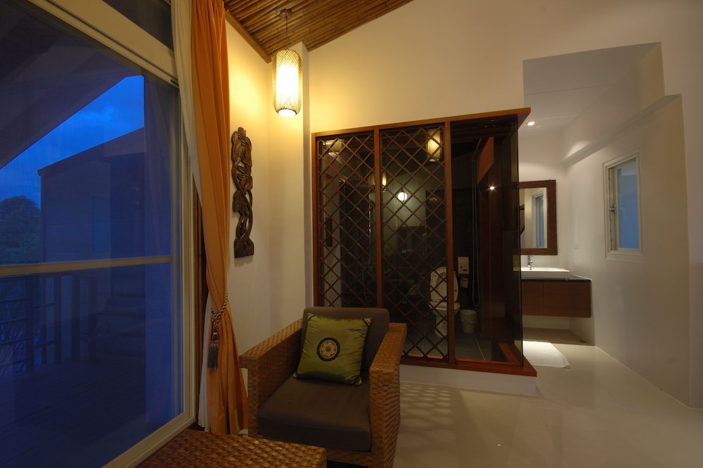 Romantic House, 1 Double Bed, Non Smoking, Jetted Tub photo 3
