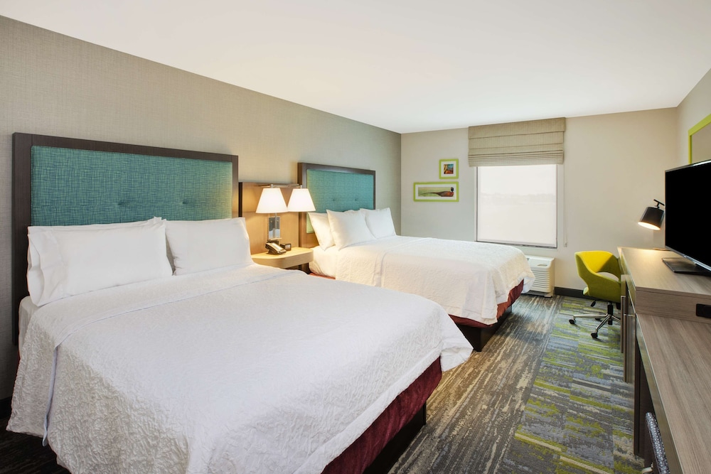 Room, 2 Queen Beds, Non Smoking, Refrigerator & Microwave photo 2